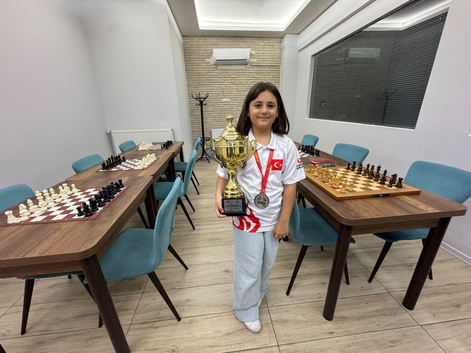 Satrançta Avrupa ikincisi Ada Zeynep, yeni başarı için hazırlanıyor